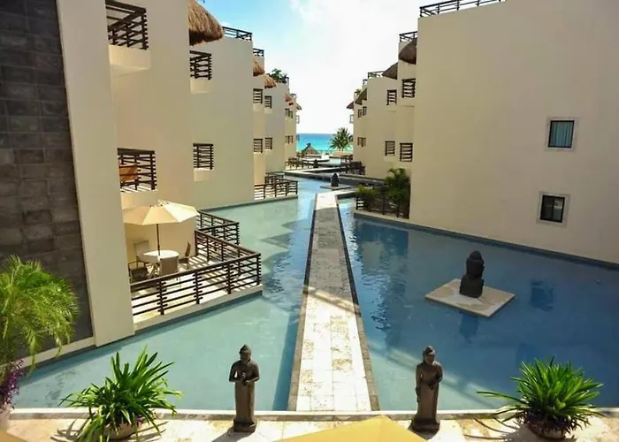Sea View Studio: Beachfront Living Apartment Playa del Carmen